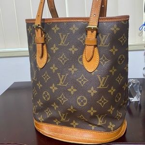Louis Vuitton monogram petit bucket bag